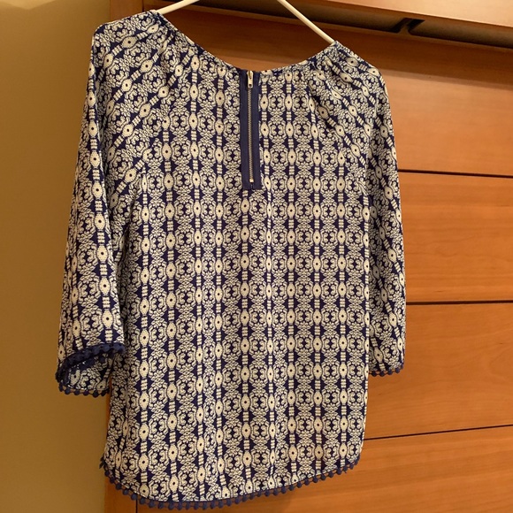 Xhilaration Blouse with Bell Sleeves - Picture 4 of 6